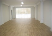 Local comercial en venta con 412m² en Gijón, en la zona de Ceares foto