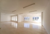 905m² office for sale in Loja photo