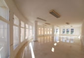 905m² office for sale in Loja photo