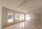 905m² office for sale in Loja photo