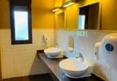 140m² restaurant for sale in Villasana de Mena photo