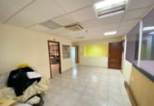 Nave Industrial en venta con 625m² en Badajoz, Calle Gonzalez serrano foto