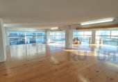 Local comercial en alquiler con 150m² en Renedo de Piélagos foto