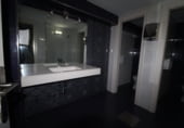 153m² commercial premises for sale in Oviedo photo