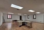 200m² office for rent in Cornellà de Llobregat photo