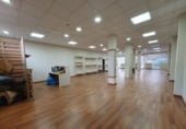 190m² locaux commerciaux pour vente à Grado photo