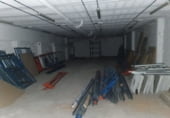 Local comercial en venta con 316m² en Oviedo, en la zona de La Ería foto