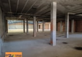 Local comercial en venta con 3100m² en Valdepeñas foto