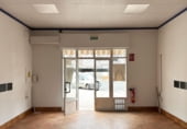 Local comercial en venta con 100m² en Bollullos Par del Condado foto