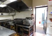 Local comercial en traspaso con 120m² en Puente-Caldelas, en la zona de Ponte Caldelas foto
