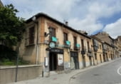 Edificio en venta con 440m² en Segovia foto