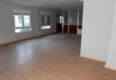 128m² office for rent in León, in the area of La Vega, Doctor Fleming photo
