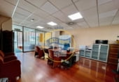 90m² offices for rent in León, El Ejido photo