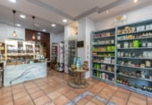 Local comercial en venta con 35m² en Granada, en la zona de La Quinta, Cervantes foto