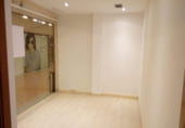 Local comercial en venta con 57m² en Vitoria, en la zona de Ensanche foto