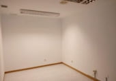 Local comercial en venta con 57m² en Vitoria, en la zona de Ensanche foto