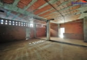 Local comercial en venta con 182m² en Ávila foto