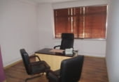 Local comercial en alquiler con 255m² en León, en la zona de Centro foto