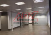 Local comercial en alquiler con 200m² en Ferrol foto