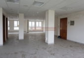 121m² office for sale in Logroño photo