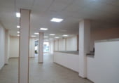 160m² commercial premises for rent in Marín photo