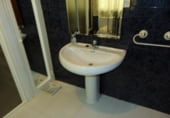 Local comercial en venta en Valdepeñas foto