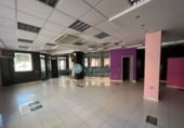 Local comercial en alquiler con 150m² en Segovia foto