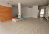 Local comercial en alquiler con 160m² en Segovia foto