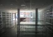 Local comercial en venta con 267m² en Segovia foto