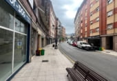 Local comercial en venta con 120m² en Oviedo, en la zona de Pumarín, Calle JOAQUINA BOBELA, 17 foto