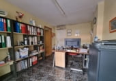 93m² commercial premises for sale in Barcelona, in the area of Guineueta photo