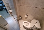 93m² commercial premises for sale in Barcelona, in the area of Guineueta photo