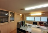 94m² commercial premises industrial for sale in Barcelona, in the area of Porta photo