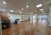 Local comercial en alquiler con 190m² en Grado foto