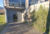 400m² warehouse for rent in Grado photo