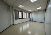 106m² office for rent in Cornellà de Llobregat photo