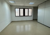 106m² office for rent in Cornellà de Llobregat photo