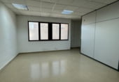 106m² office for rent in Cornellà de Llobregat photo