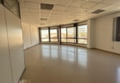 118m² bureau pour location à Cornellà de Llobregat photo