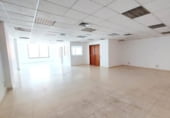 135m² office for rent in Cornellà de Llobregat photo