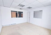 135m² office for rent in Cornellà de Llobregat photo