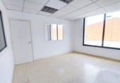 135m² office for rent in Cornellà de Llobregat photo