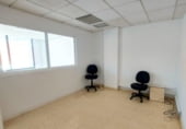 135m² office for rent in Cornellà de Llobregat photo
