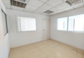 135m² office for rent in Cornellà de Llobregat photo