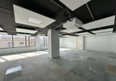 Oficina en alquiler con 817m² en Esplugues de Llobregat foto