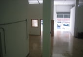 Local comercial en venta con 200m² en Elda foto