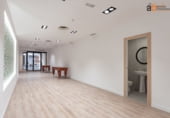 90m² commercial premises for sale in Pamplona photo