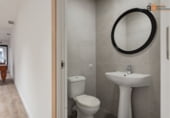 90m² commercial premises for sale in Pamplona photo