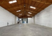 1980m² warehouse industrial for rent in La Roda photo