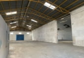 1980m² warehouse industrial for rent in La Roda photo